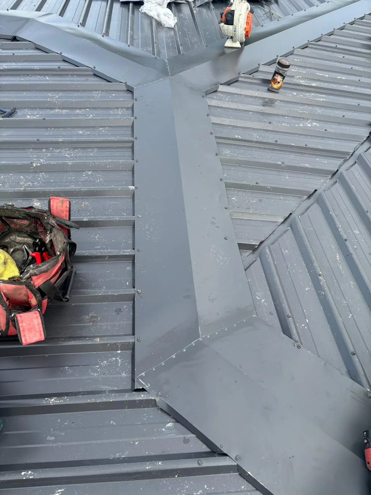 Roof flashing workmanship detail